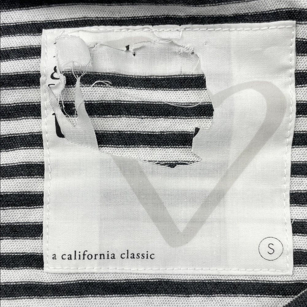 NEW Frank & Eileen S 100% Cotton White/Gray Striped Curve Hem Tank Top USA - Picture 4 of 9